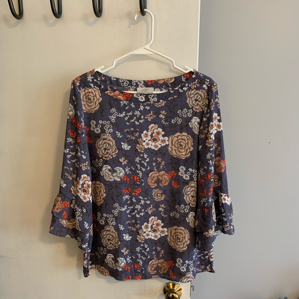 LOFT Floral blouse with ruffle sleeves | size M
